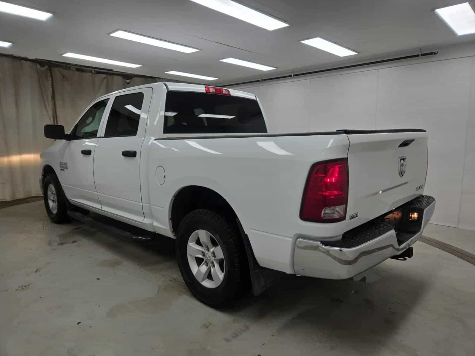 2022 RAM 1500 Classic SLT - Image 4