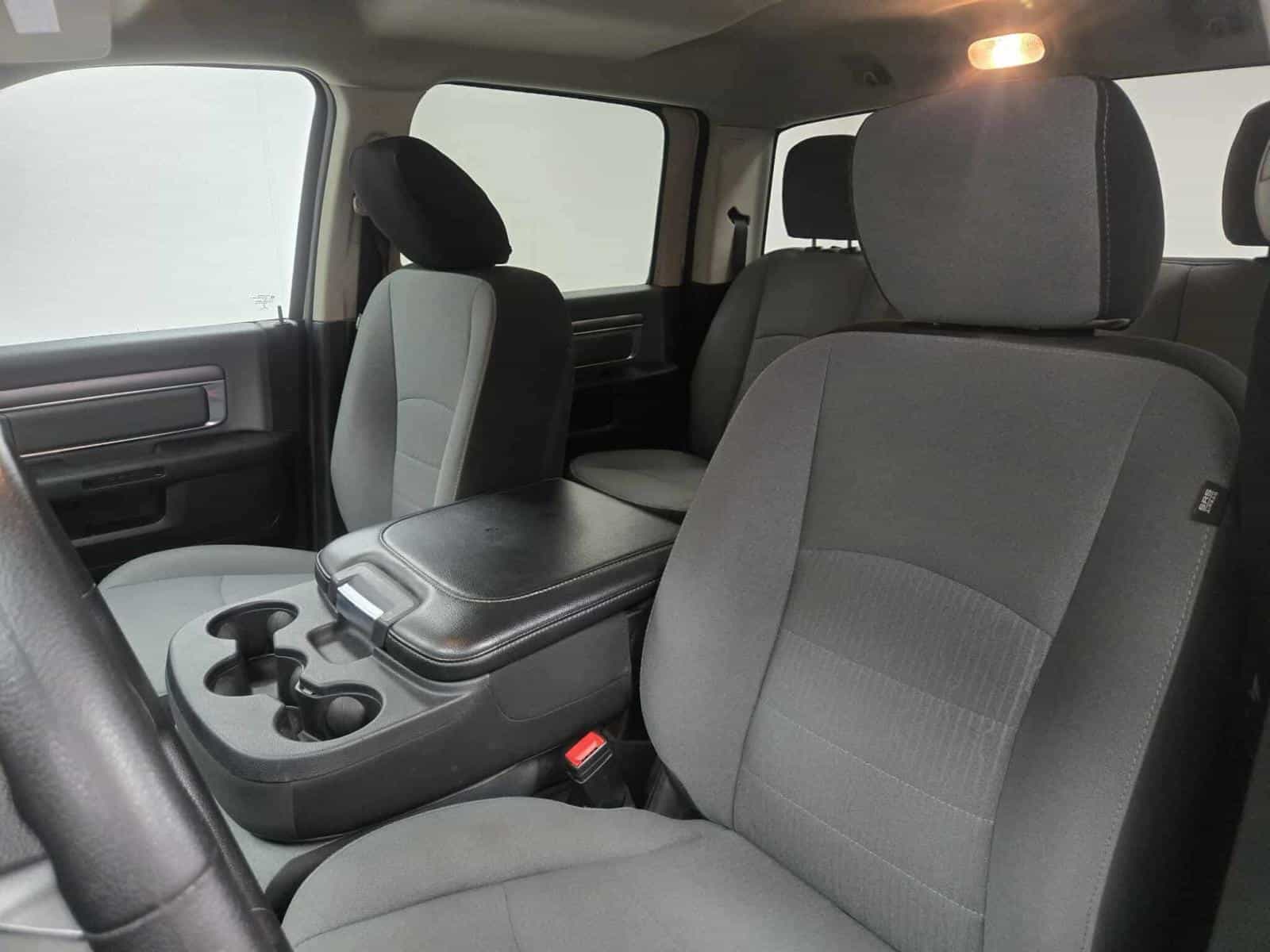 2022 RAM 1500 Classic SLT - Image 11