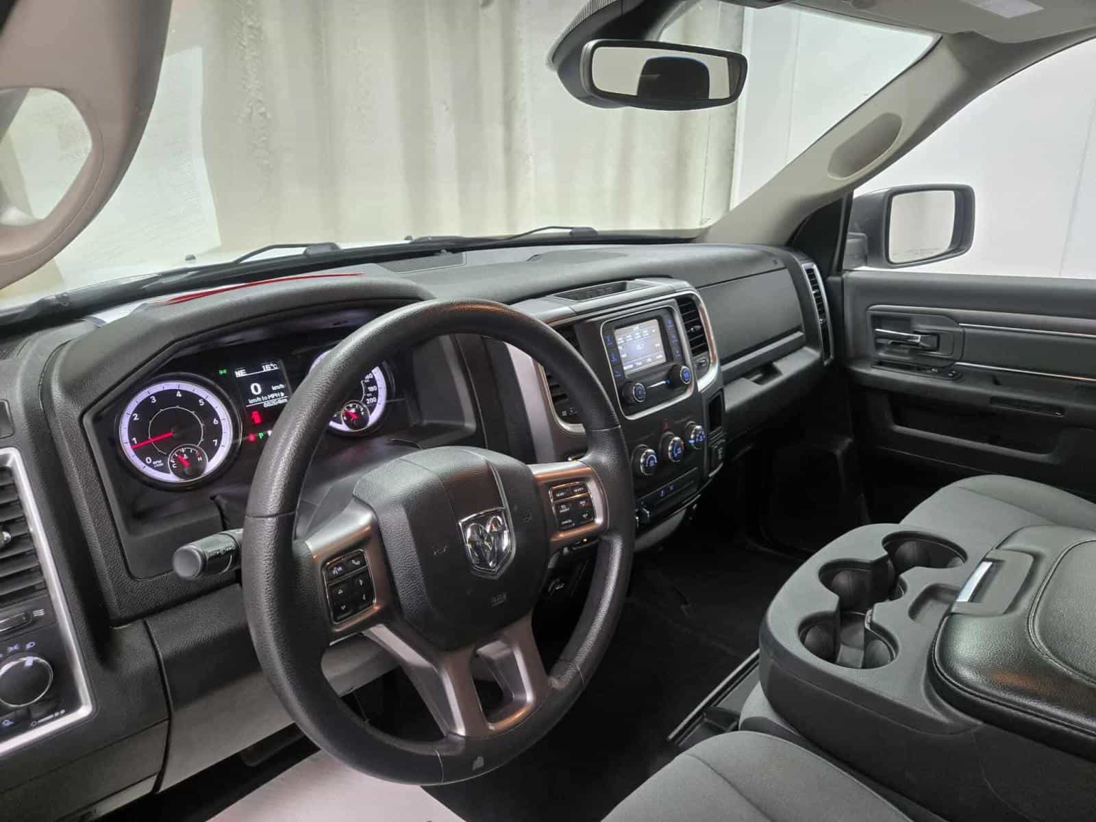 2022 RAM 1500 Classic SLT - Image 15