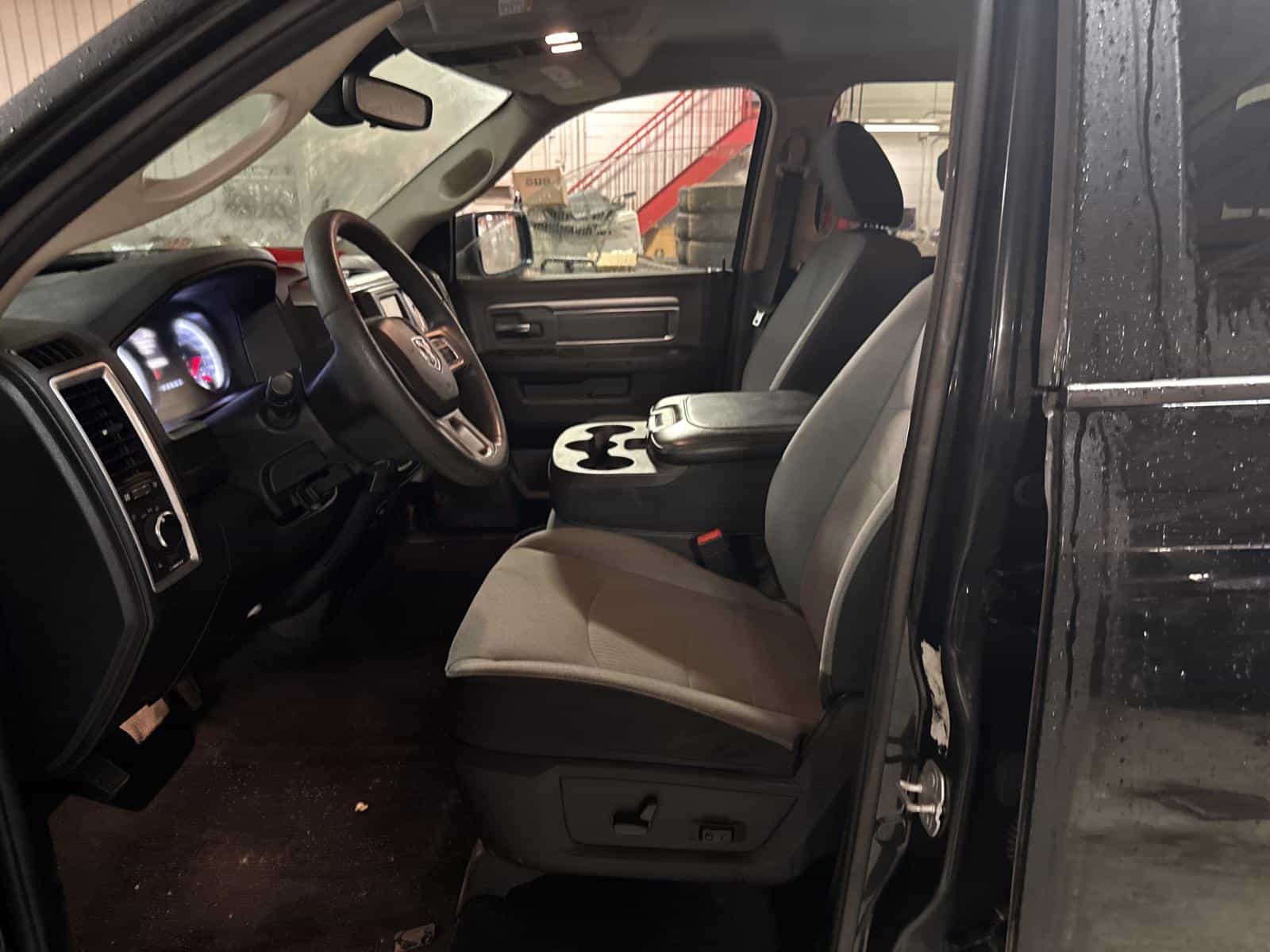 2022 RAM 1500 CLASSIC SLT SLT - Image 13