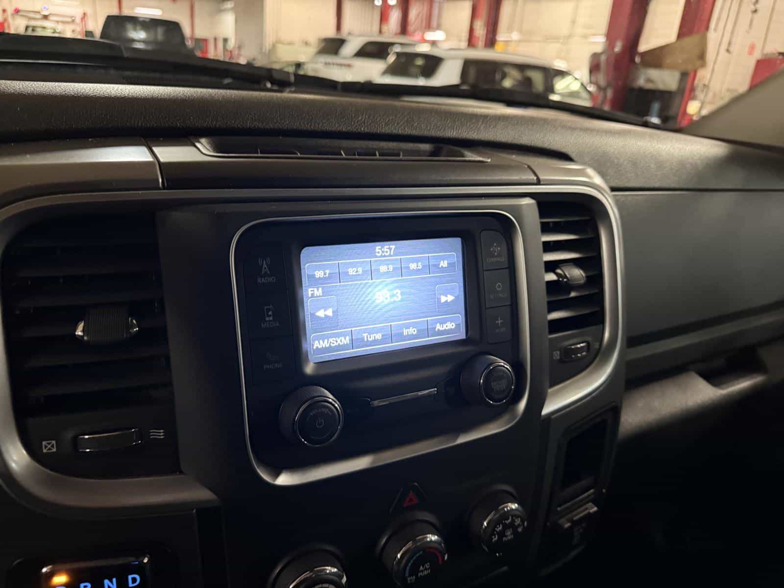 2023 RAM 1500 Classic SLT - Image 15