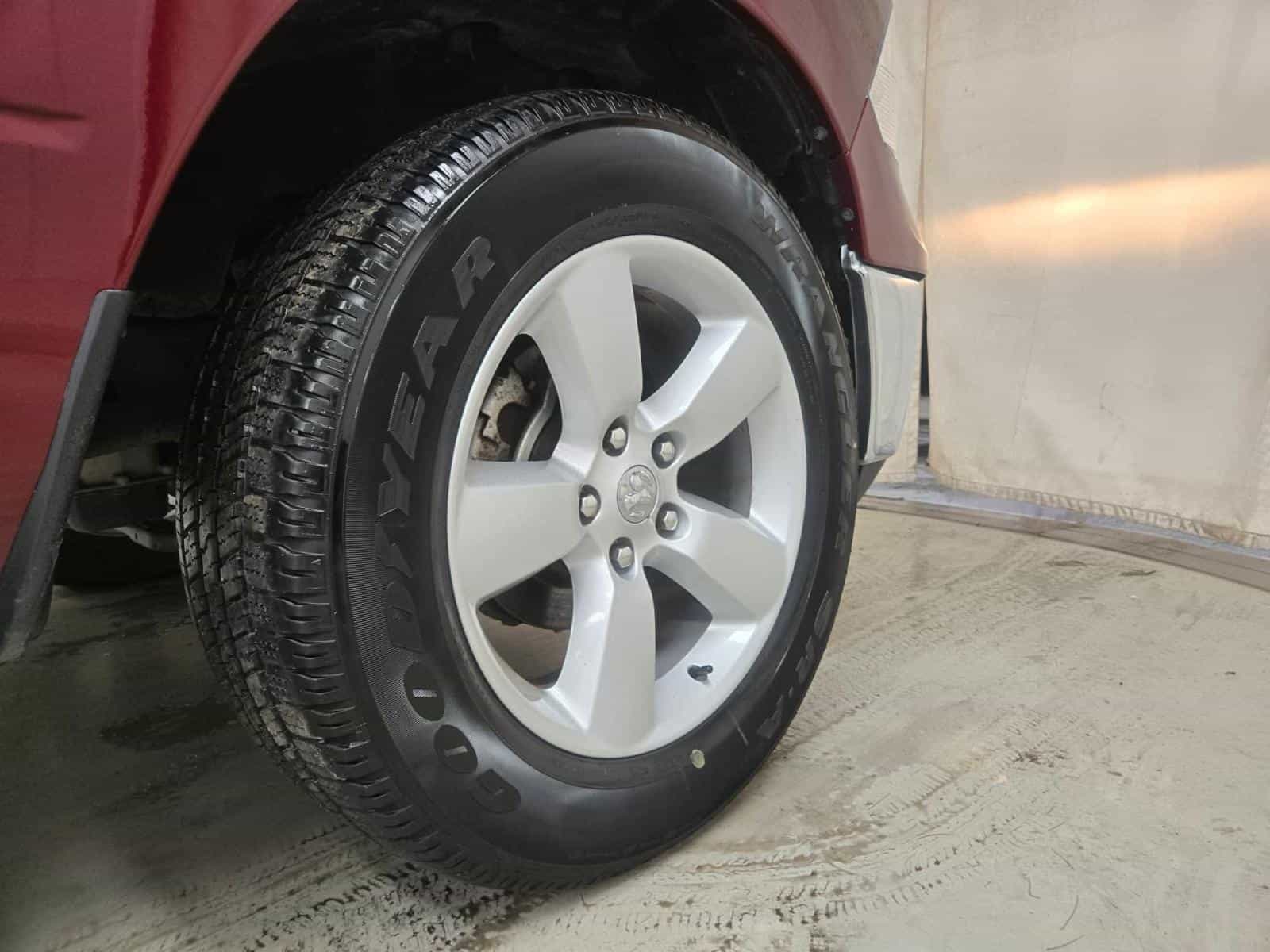 2023 RAM 1500 Classic SLT - Image 14