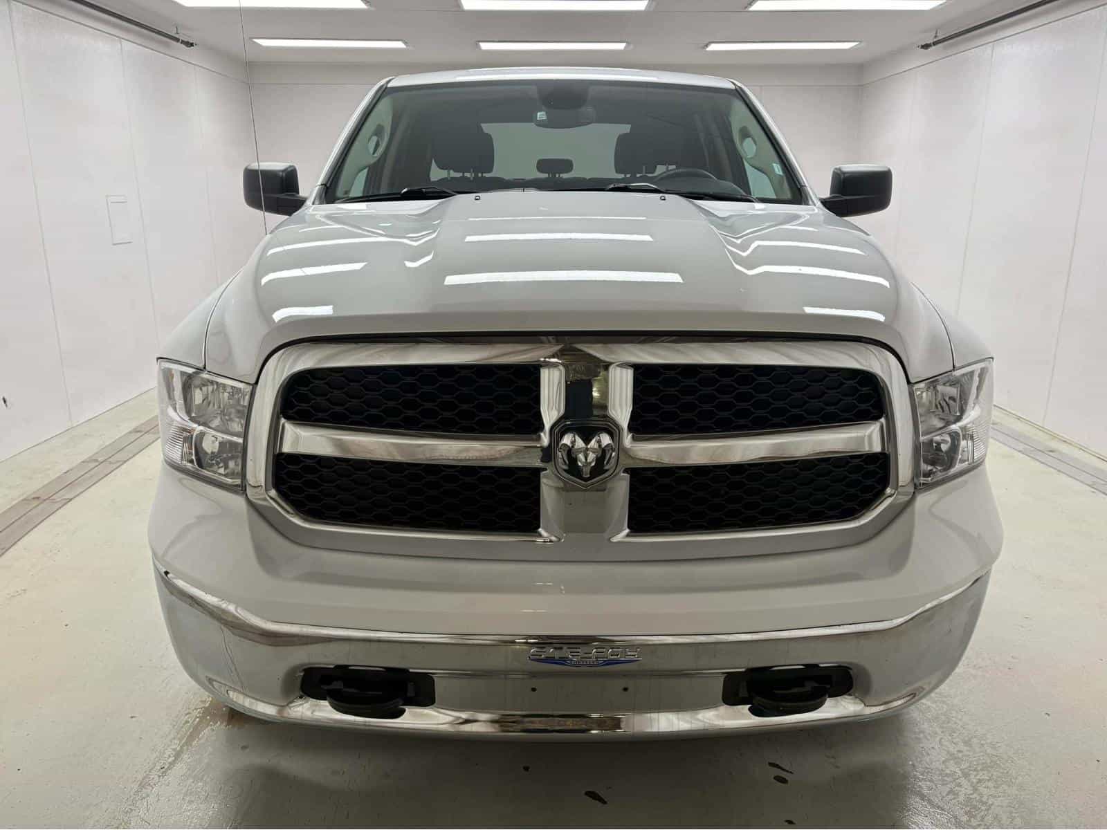 2022 RAM 1500 Classic SLT - Image 2