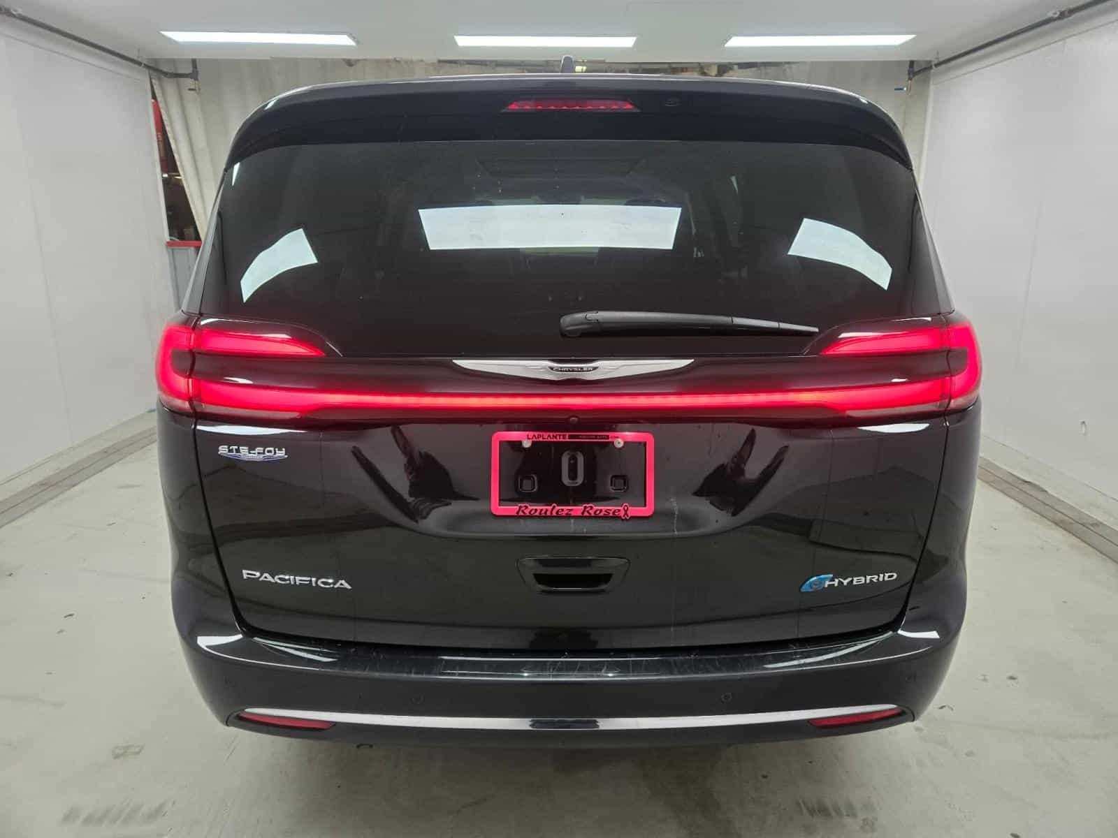 2022 Chrysler Pacifica Hybrid Limited Hybrid Limited - Image 5