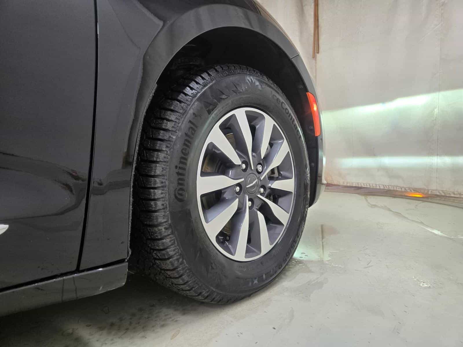 2022 Chrysler Pacifica Hybrid Limited Hybrid Limited - Image 8