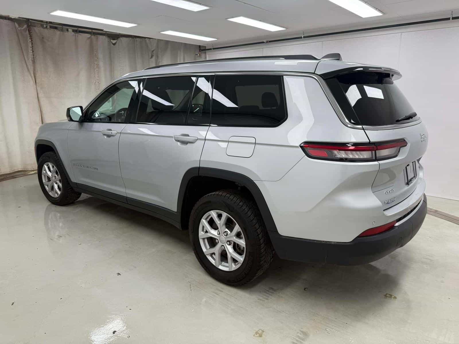 2023 Jeep Grand Cherokee L Limited - Image 6