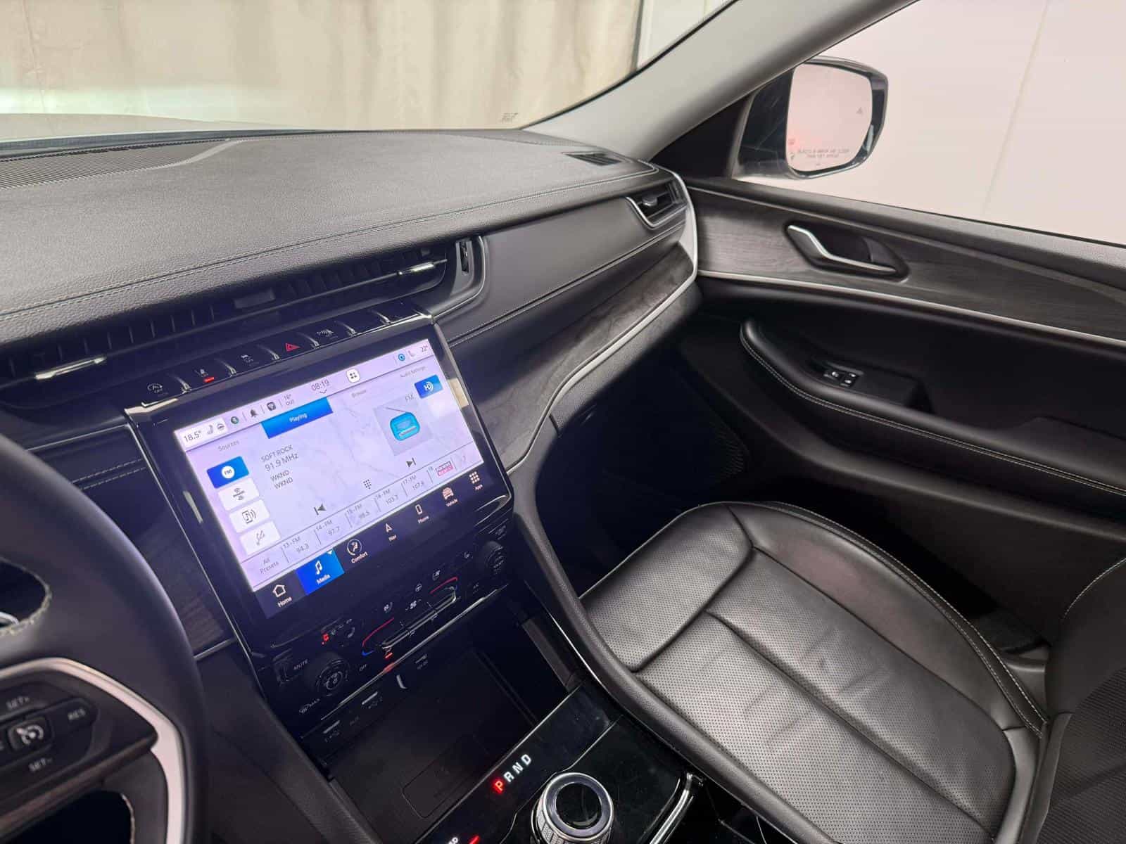 2023 Jeep Grand Cherokee L Limited Limited - Image 14