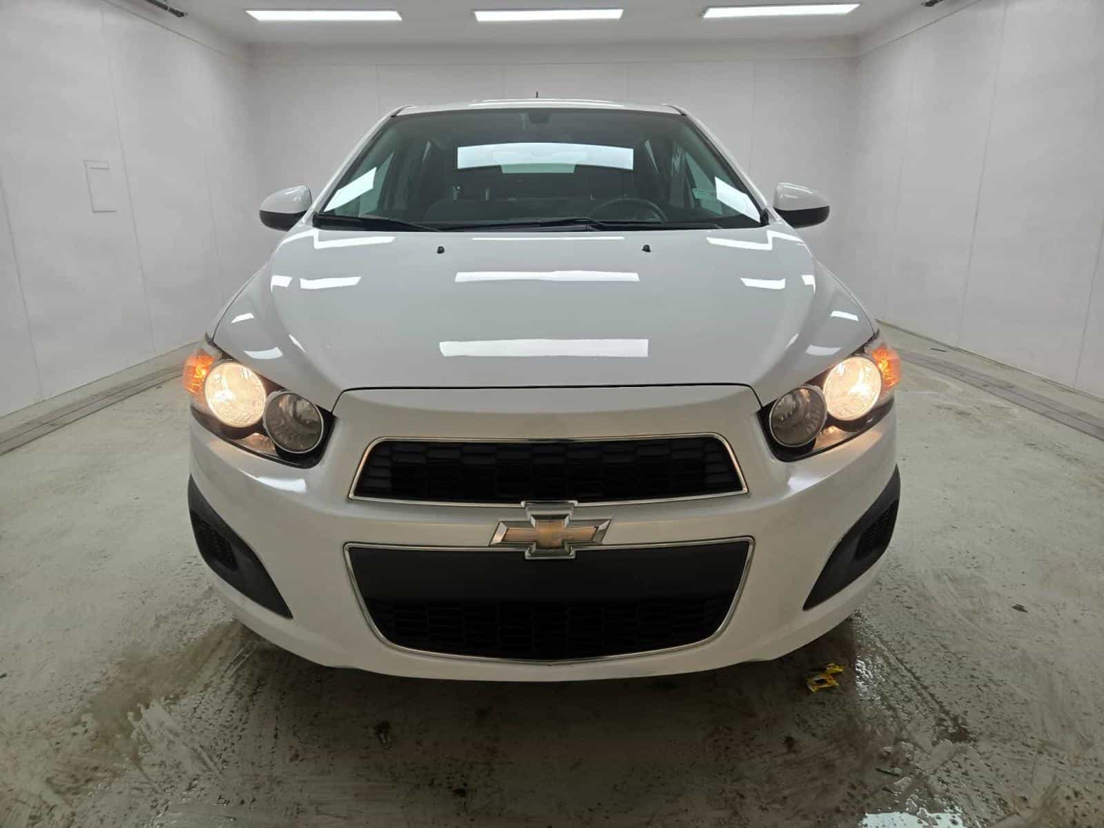 2015 Chevrolet Sonic Ls LS - Image 2