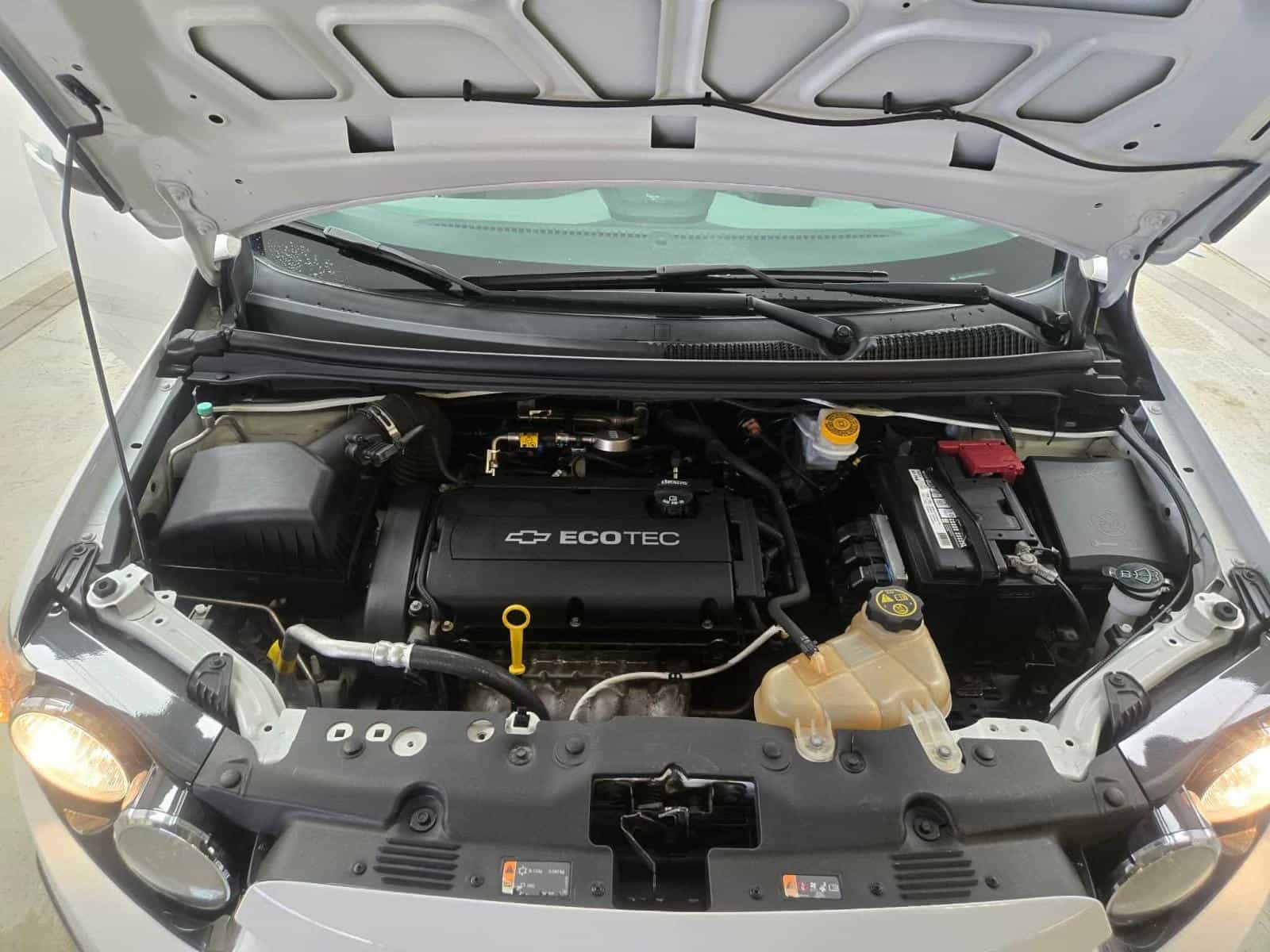 2015 Chevrolet Sonic Ls LS - Image 8