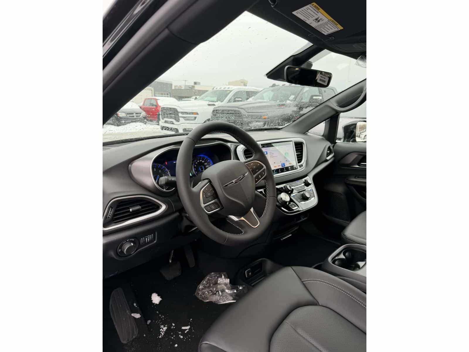 2026 Chrysler Grand Caravan SXT - Image 10