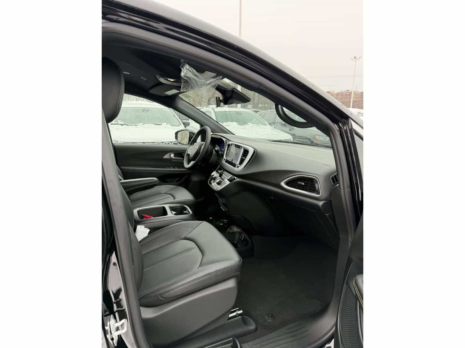 Image 7 Chrysler Grand Caravan SXT 2026