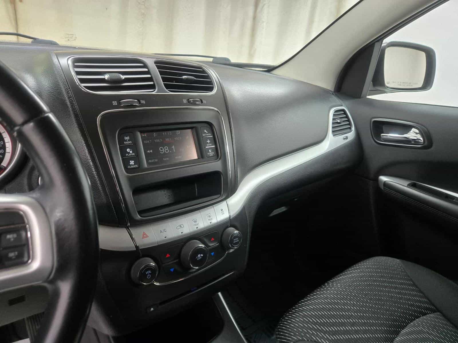 2016 Dodge Journey SXT - Image 18