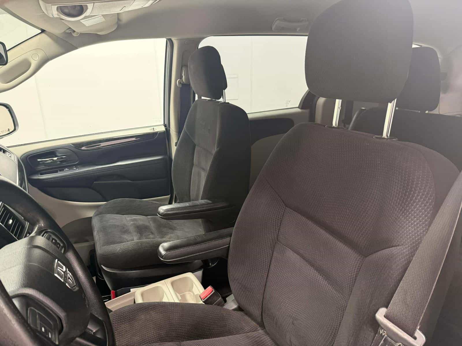 2014 Dodge Grand Caravan SE - Image 10