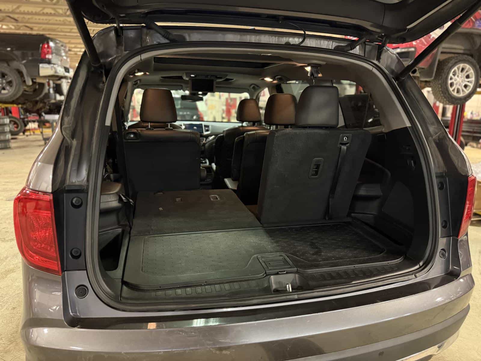 2017 Honda Pilot Touring - Image 8