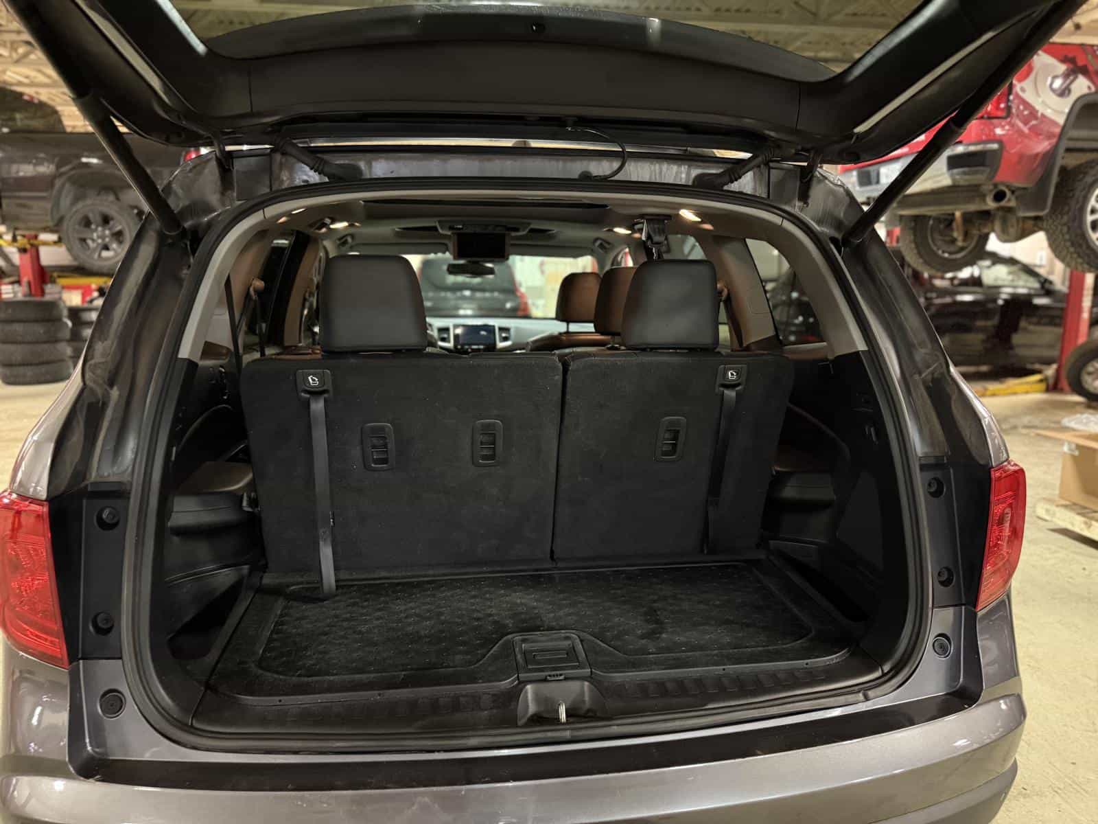 2017 Honda Pilot Touring - Image 7