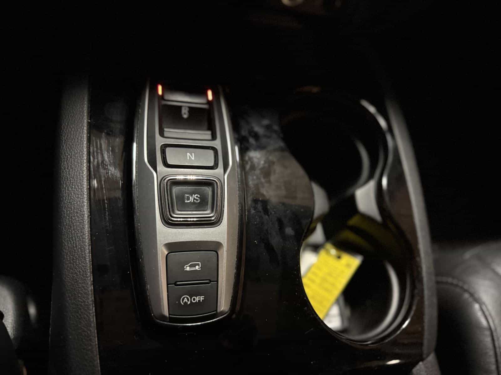 2017 Honda Pilot Touring - Image 21