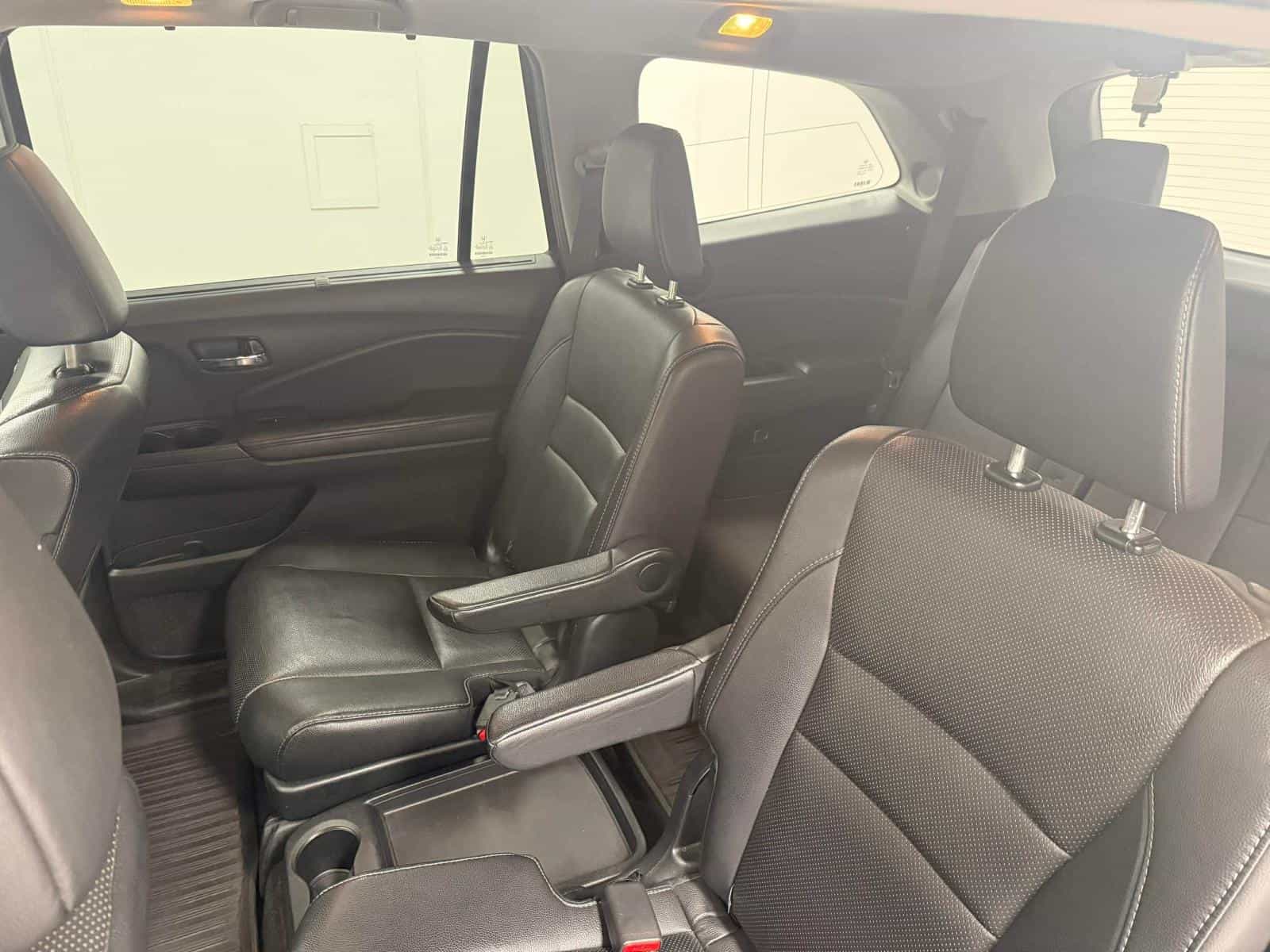 2017 Honda Pilot Touring - Image 9