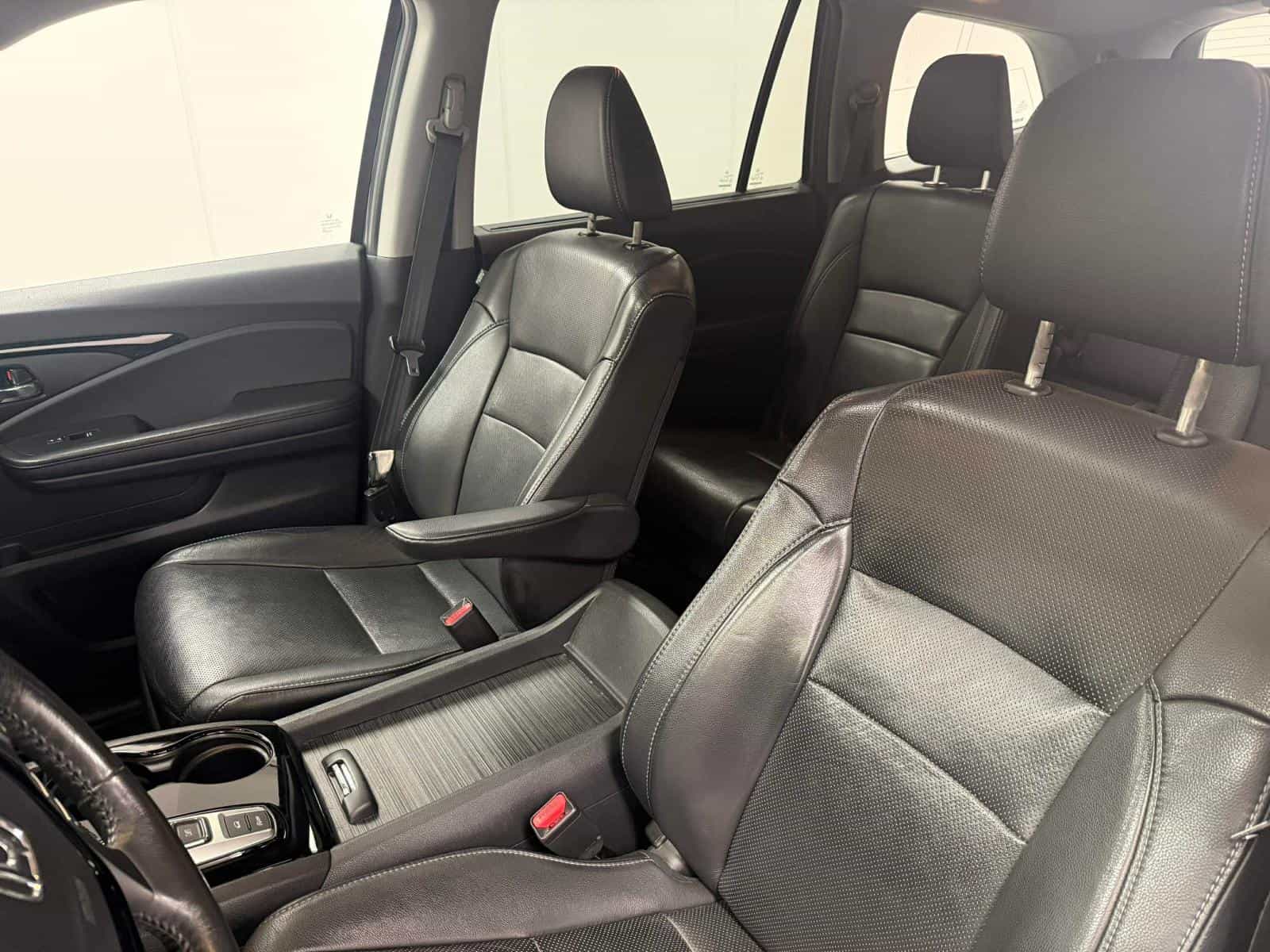 2017 Honda Pilot Touring - Image 12