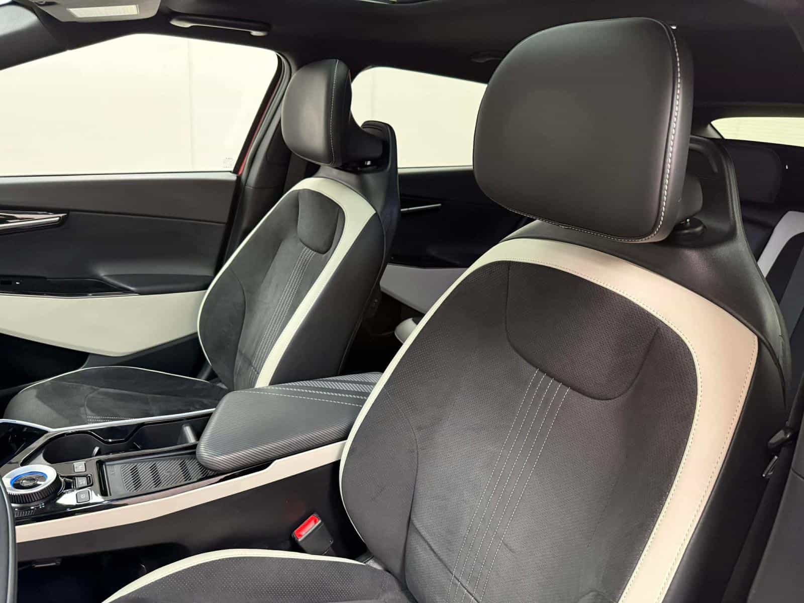 2022 Kia EV6 Long Range GT-Line 2 - Image 10