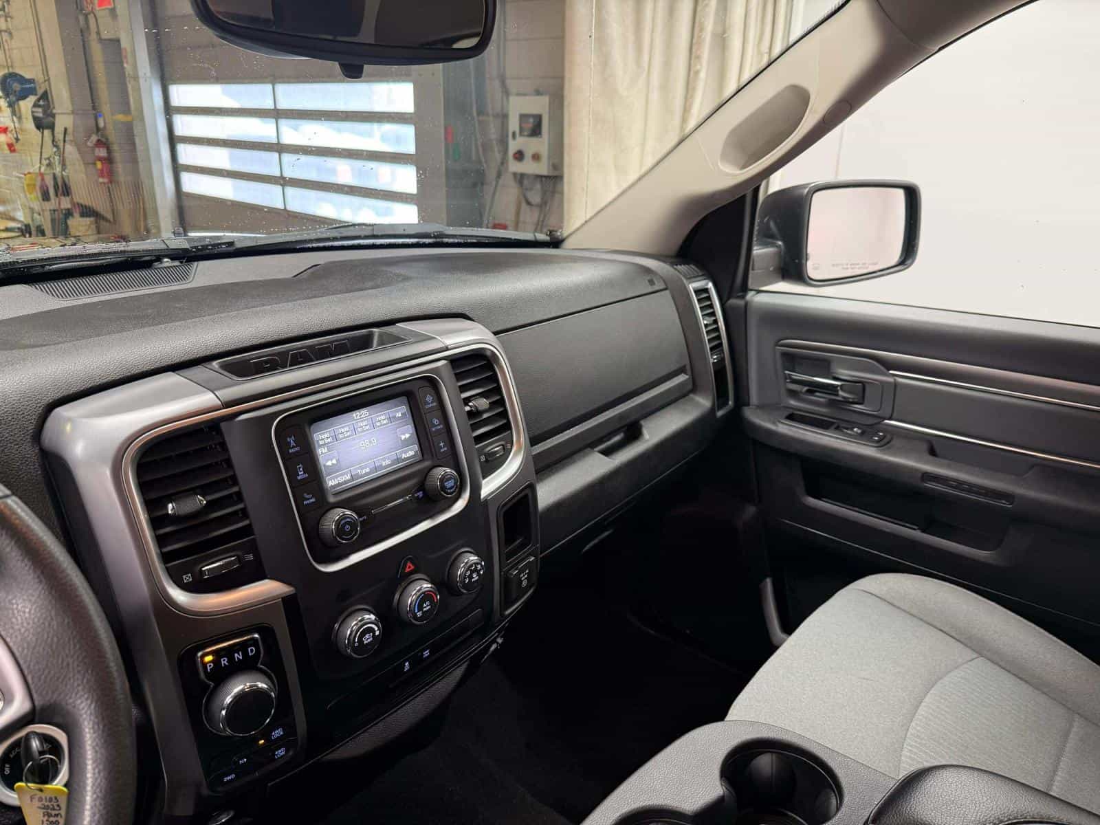 2023 RAM 1500 Classic SLT - Image 12