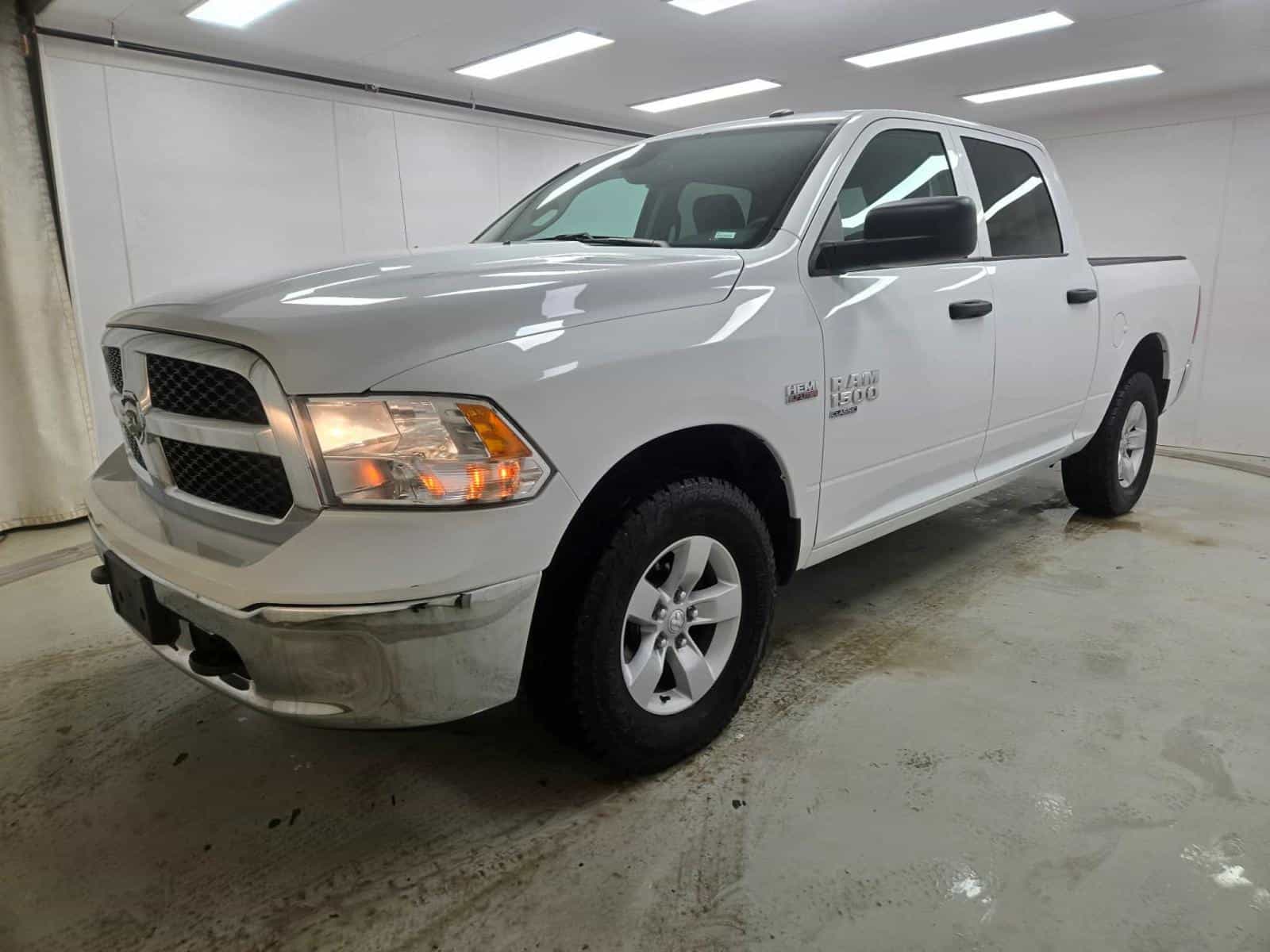 2023 RAM 1500 CLASSIC SLT SLT - Image 1