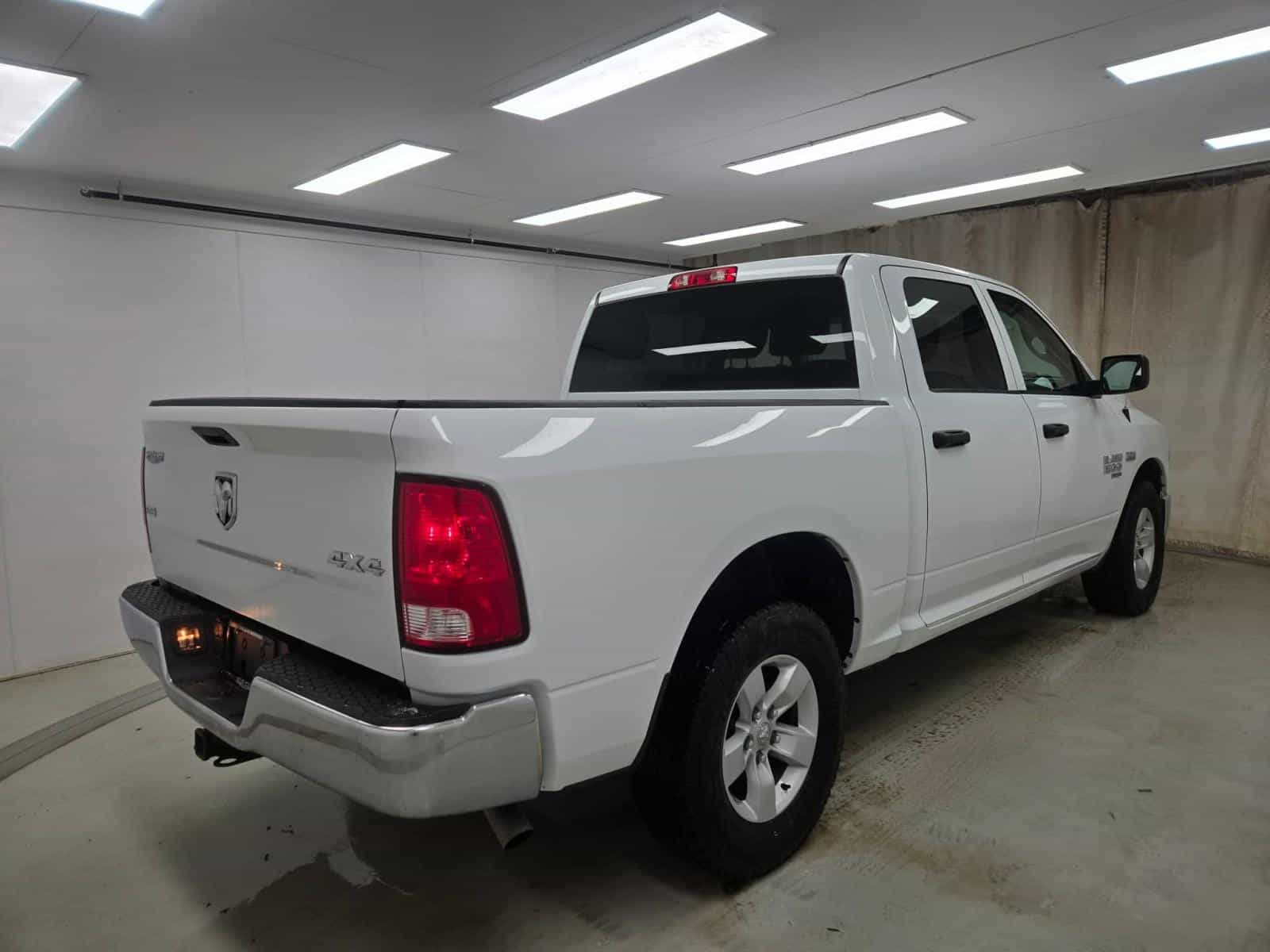 2023 RAM 1500 CLASSIC SLT SLT - Image 6