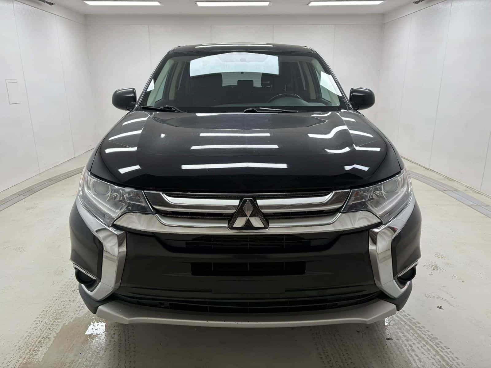 2016 Mitsubishi OUTLANDER ES ES - Image 2