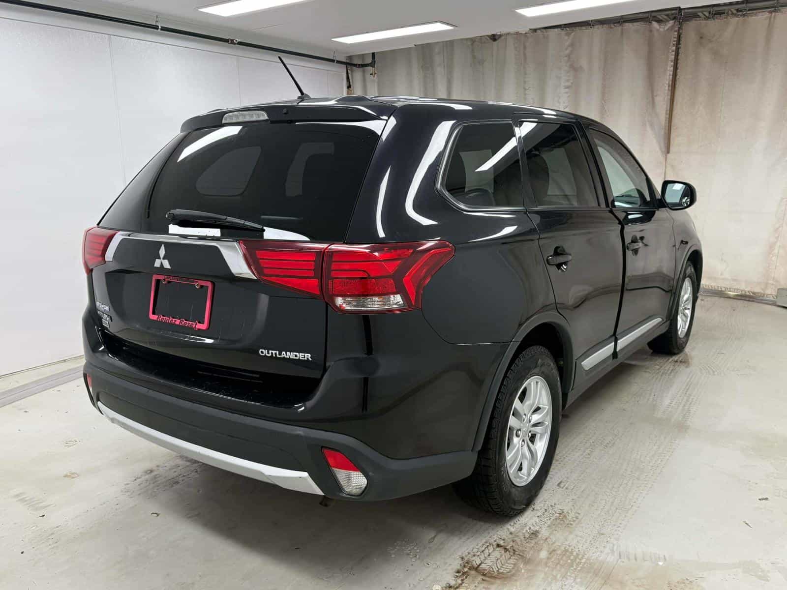 2016 Mitsubishi OUTLANDER ES ES - Image 6