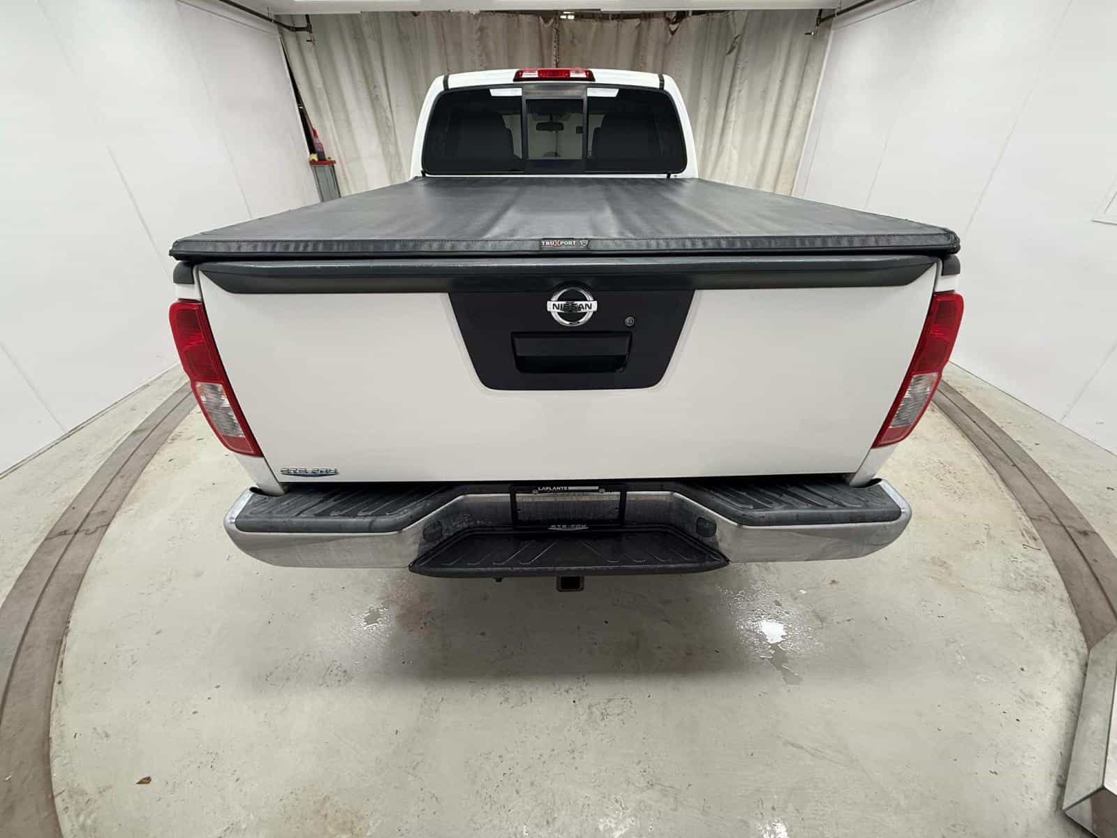 2017 Nissan Frontier PRO-4X - Image 5