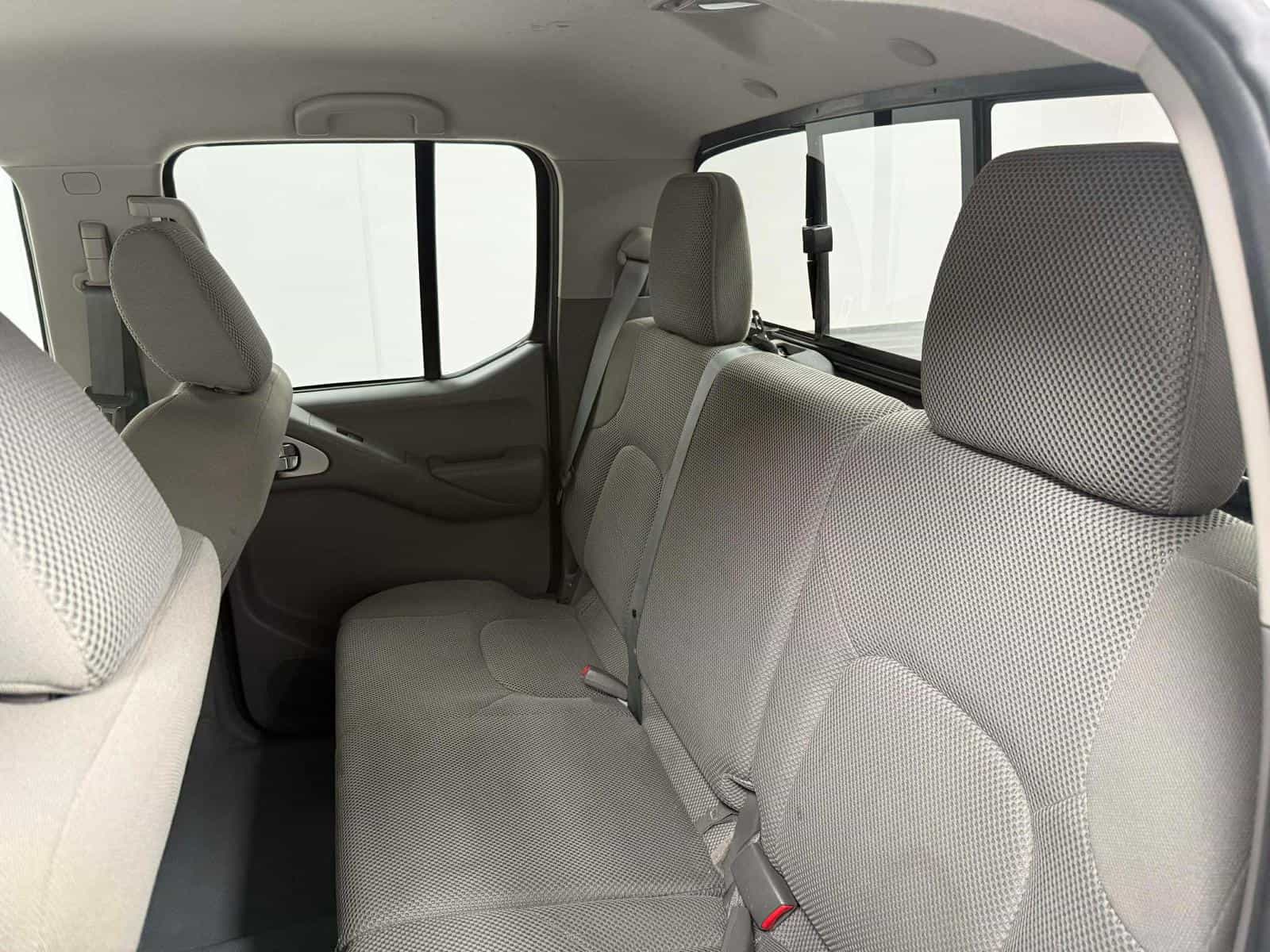 2017 Nissan Frontier PRO-4X - Image 11