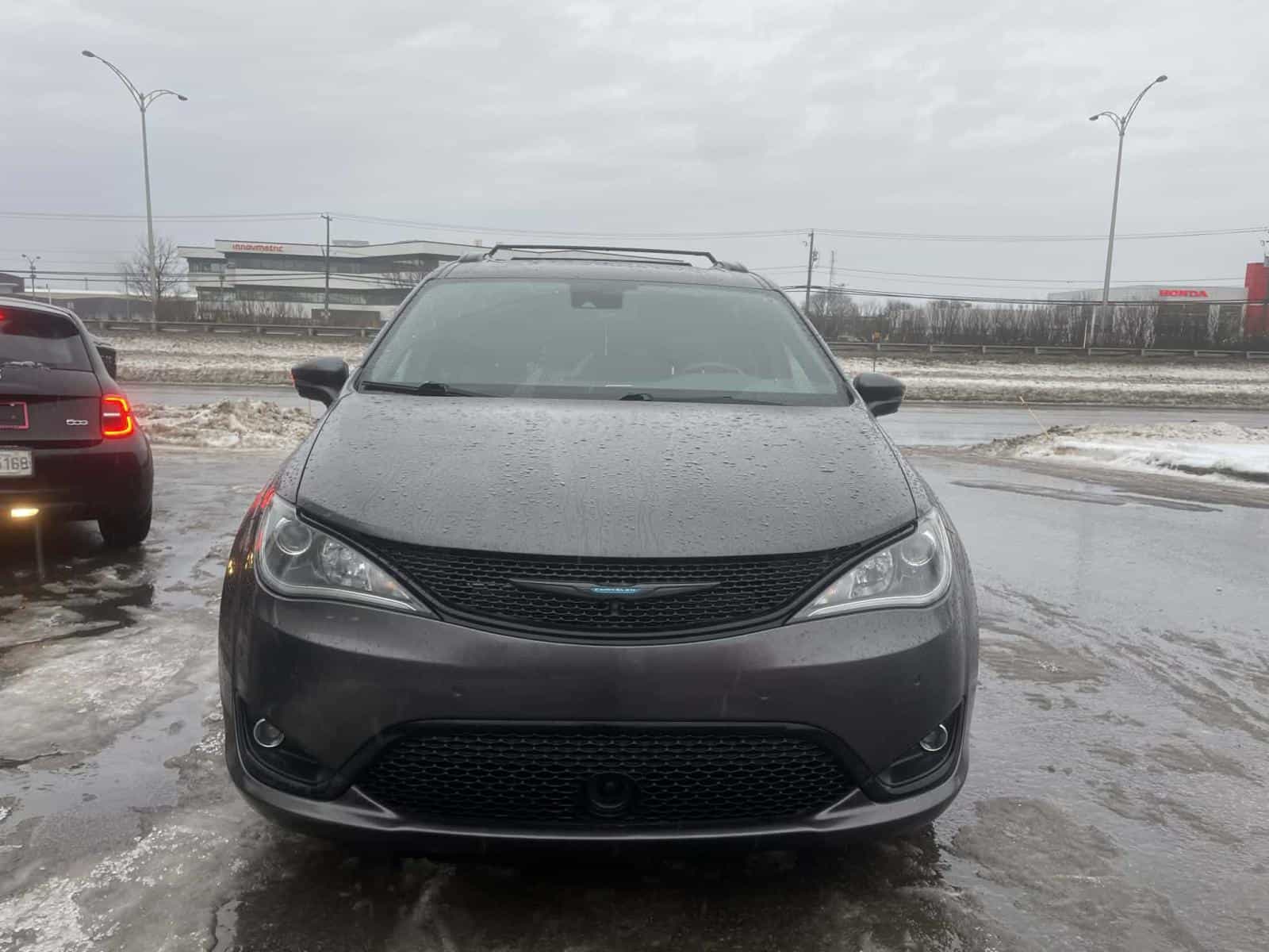 2020 Chrysler Pacifica Hybrid Limited - Image 2