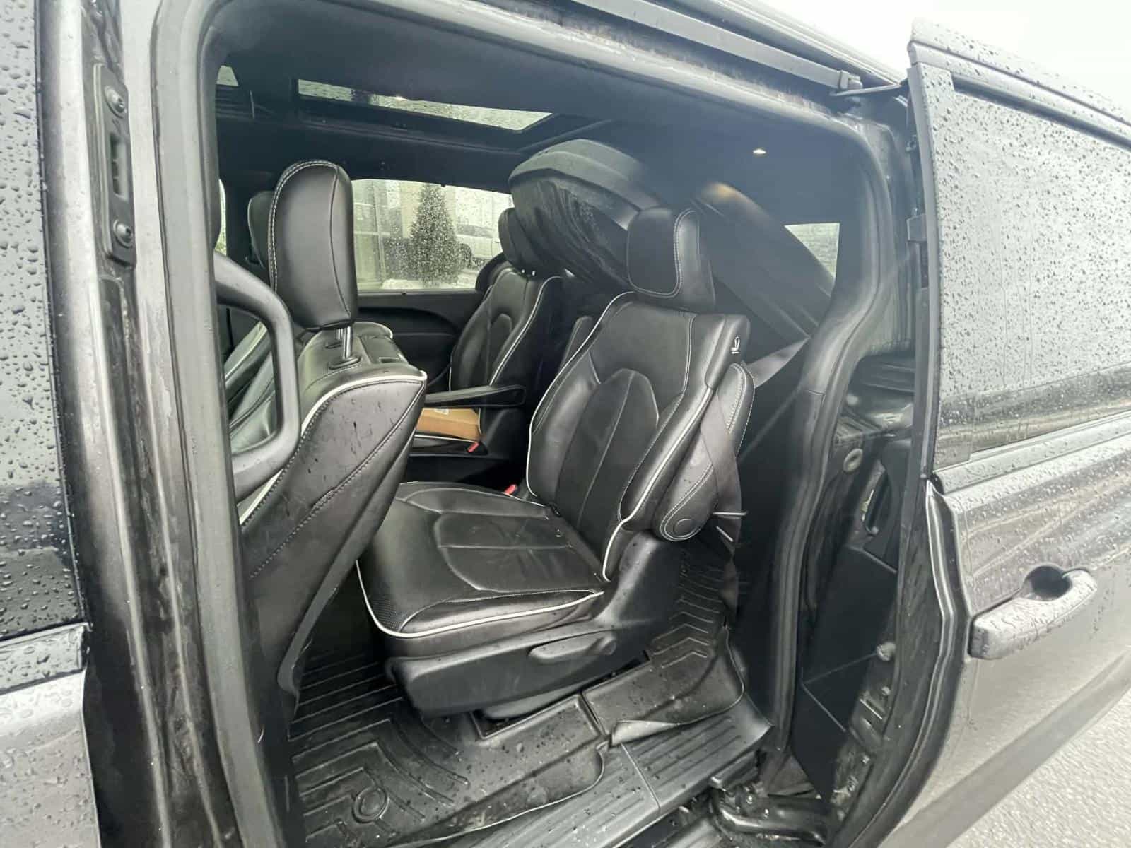 2020 Chrysler Pacifica Hybrid Limited - Image 11