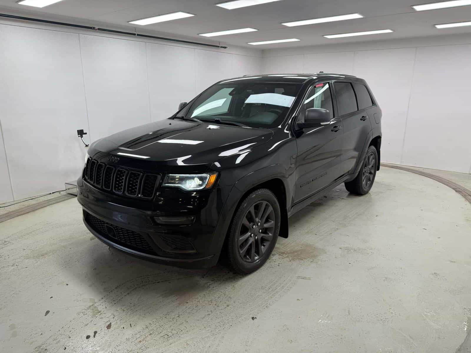 2018 Jeep Grand Cherokee Overland Overland - Image 1