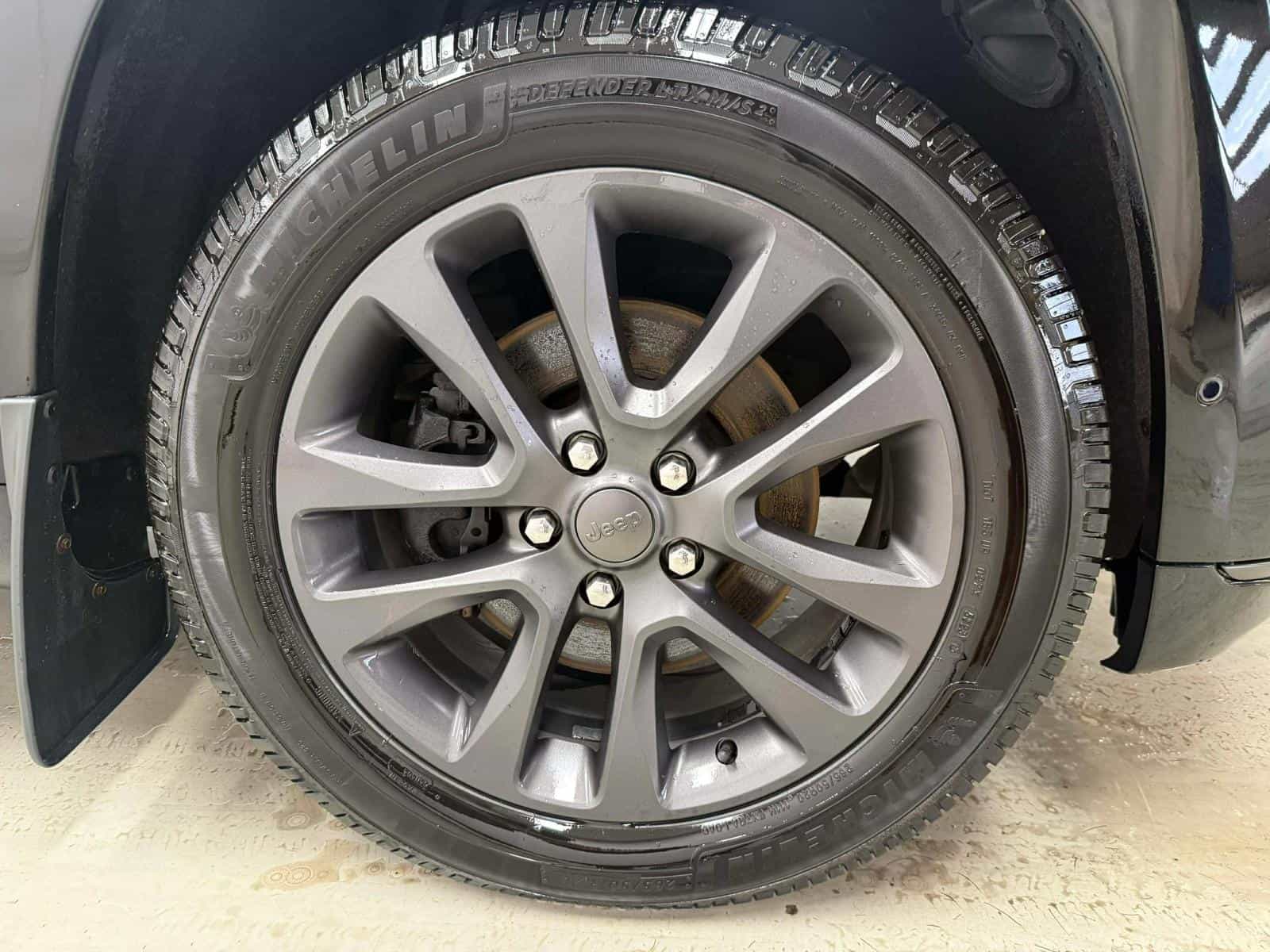 2018 Jeep Grand Cherokee Overland Overland - Image 6