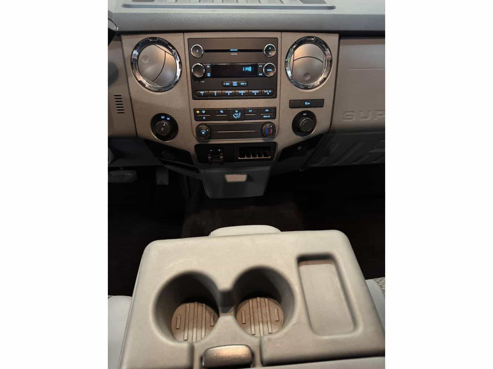 2011 Ford F350 Super Duty XLT - Image 10