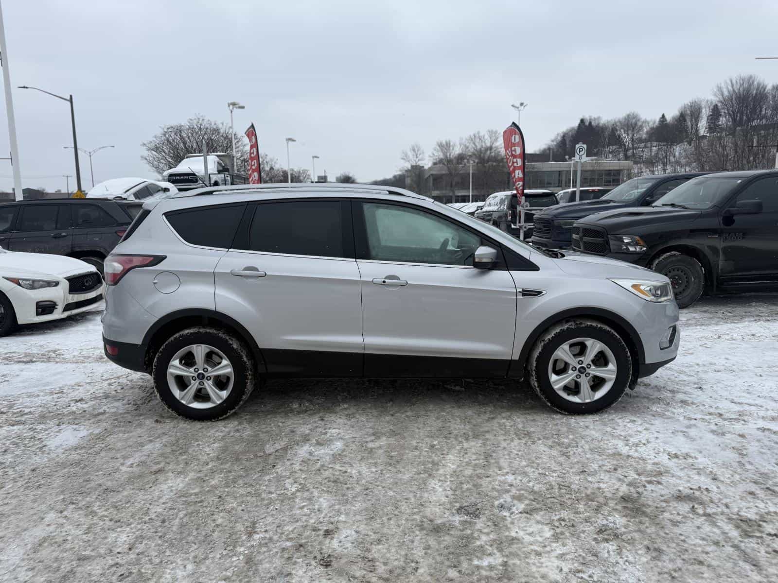 2017 Ford ESCAPE TITANIUM Titanium - Image 4