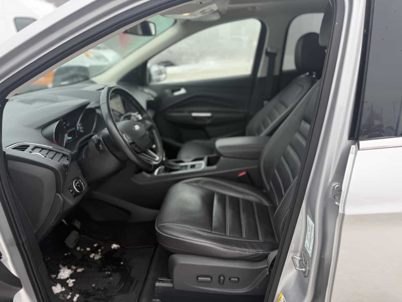 2017 Ford ESCAPE TITANIUM Titanium - Image 11