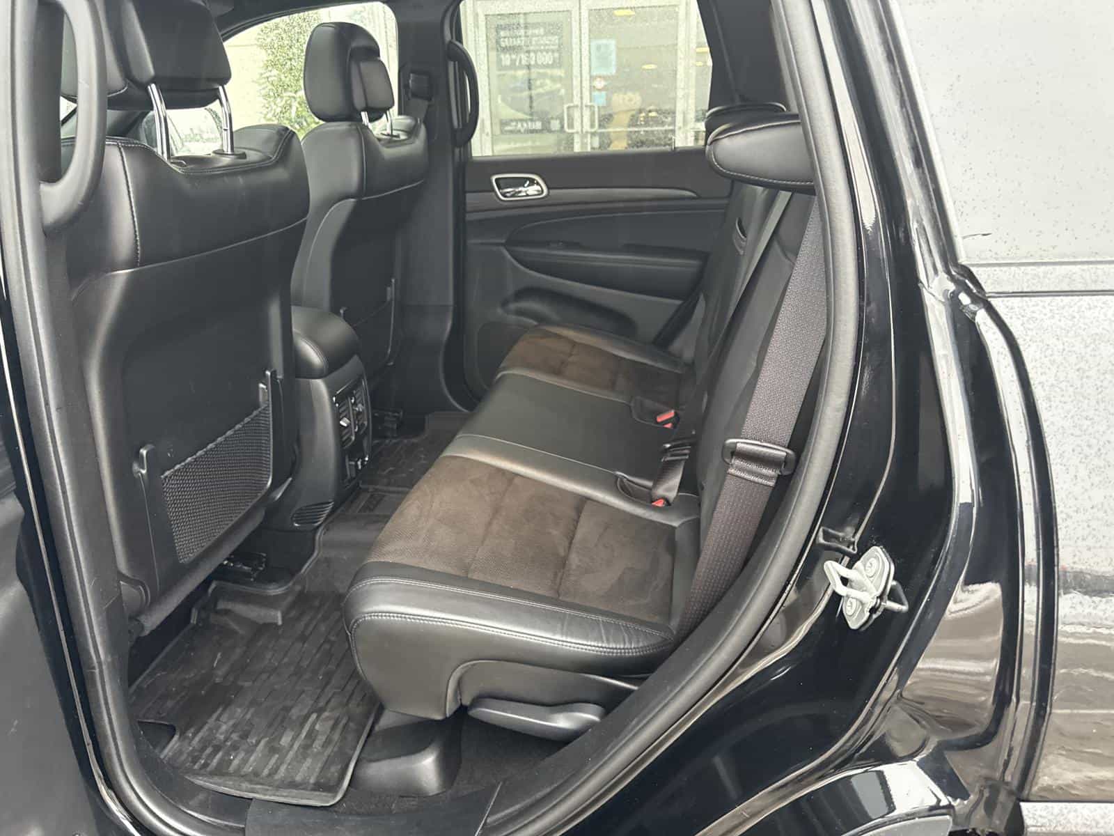 2020 Jeep GRAND CHEROKEE LAR/ALT Altitude - Image 9