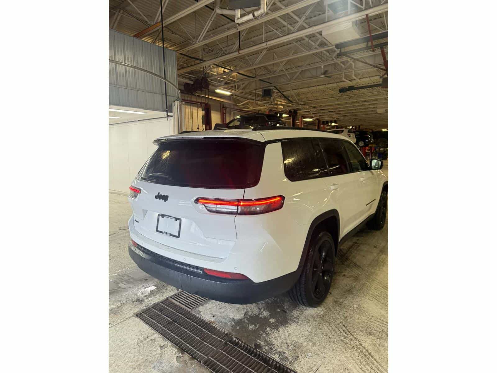 2025 Jeep Grand Cherokee L Altitude - Image 8