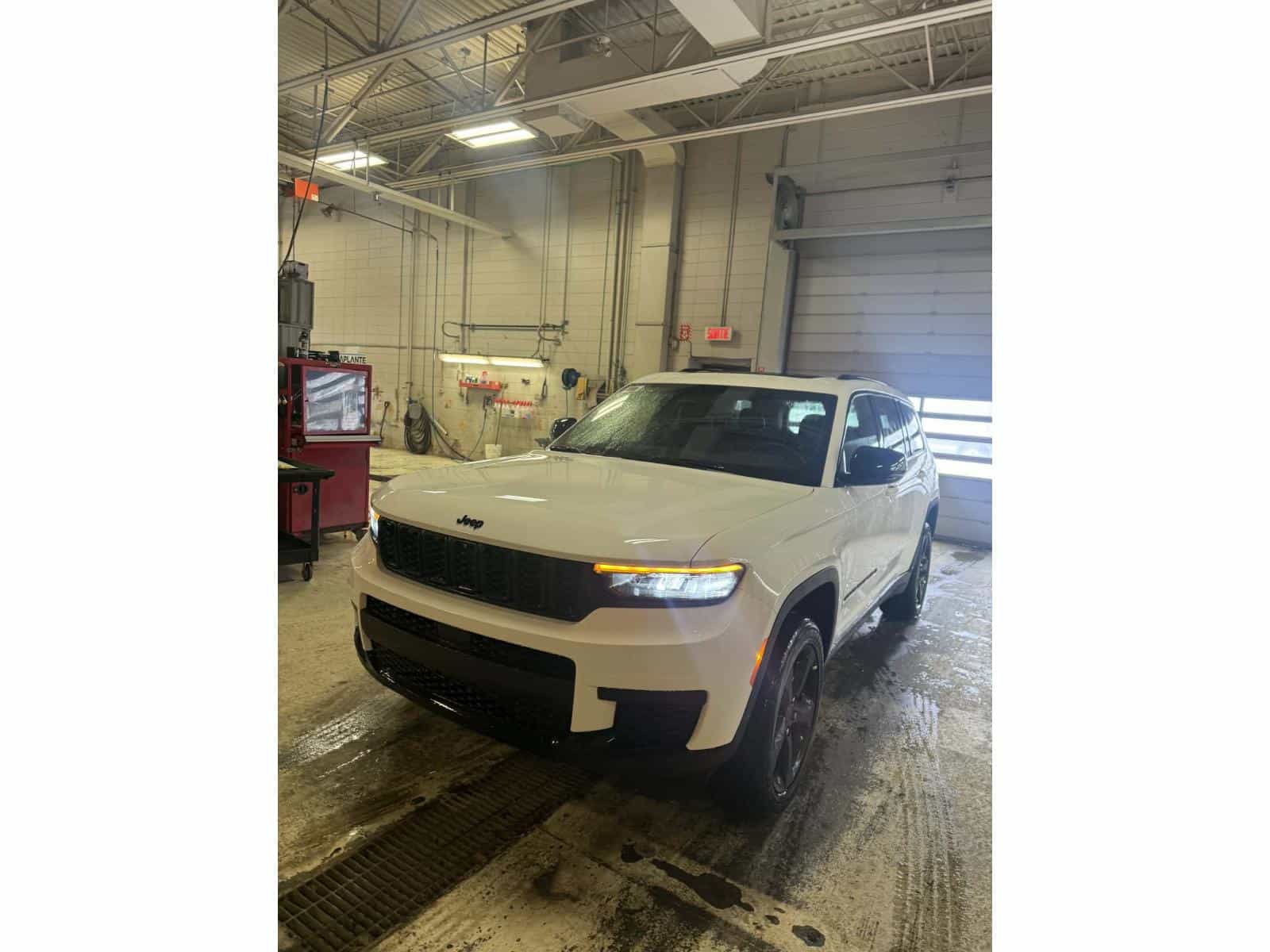 2025 Jeep Grand Cherokee L Altitude - Image 10