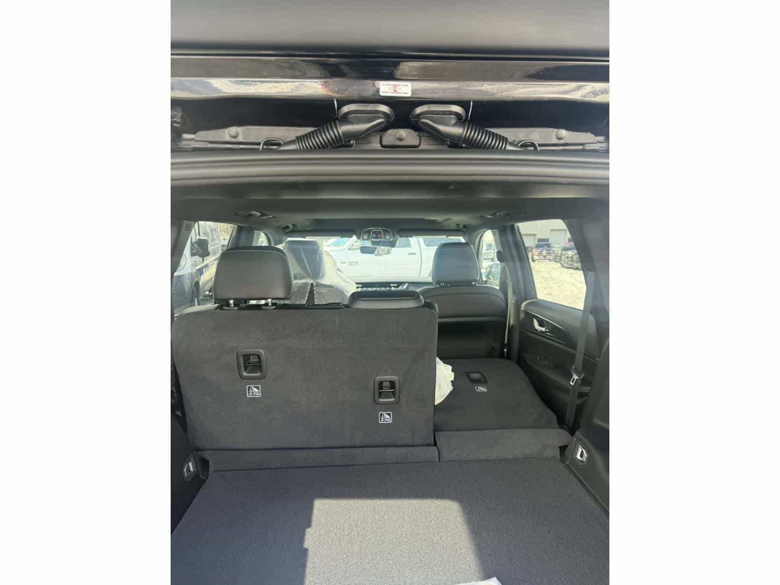 2025 Jeep Grand Cherokee Altitude - Image 6