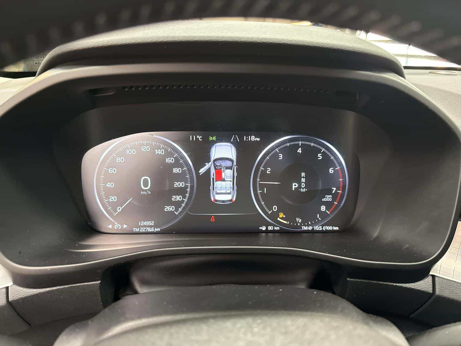 2020 Volvo XC40 Momentum - Image 13