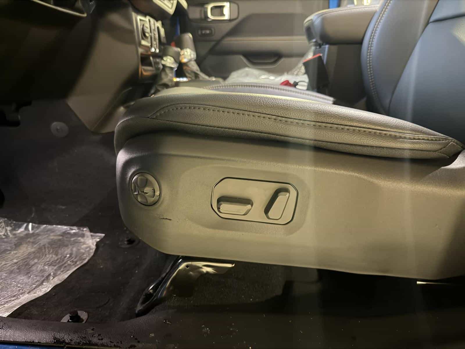 2026 Jeep Wrangler 4 Door Sahara - Image 10