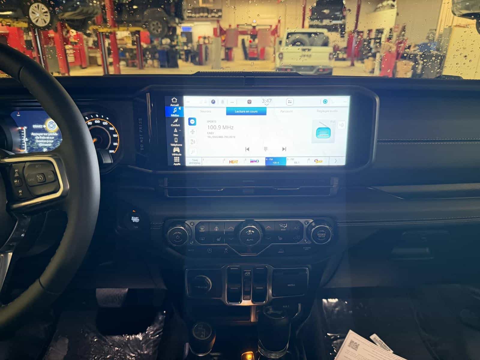 2026 Jeep Wrangler 4 Door Sahara - Image 9