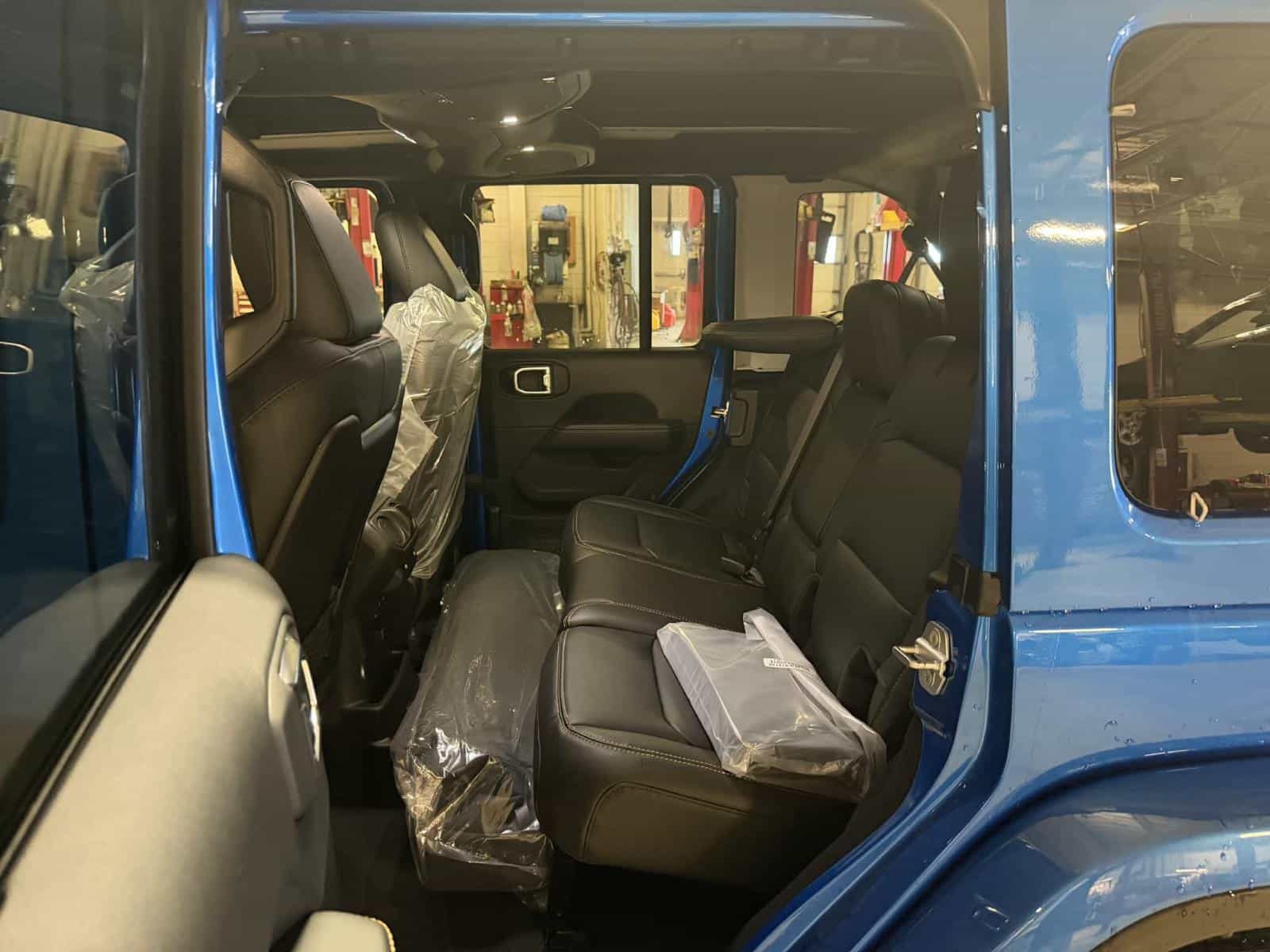 Image 6 Jeep Wrangler 4 Door Sahara 2026