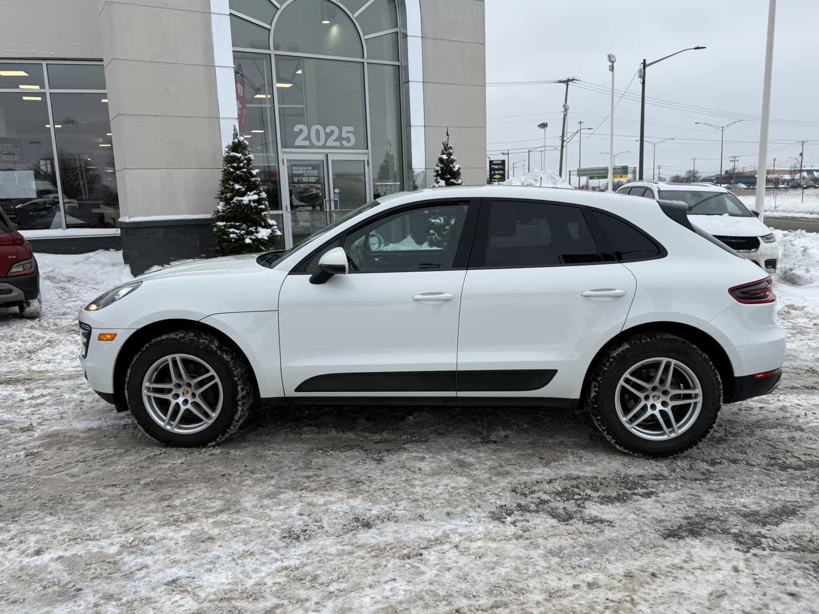2018 Porsche Macan Base - Image 8