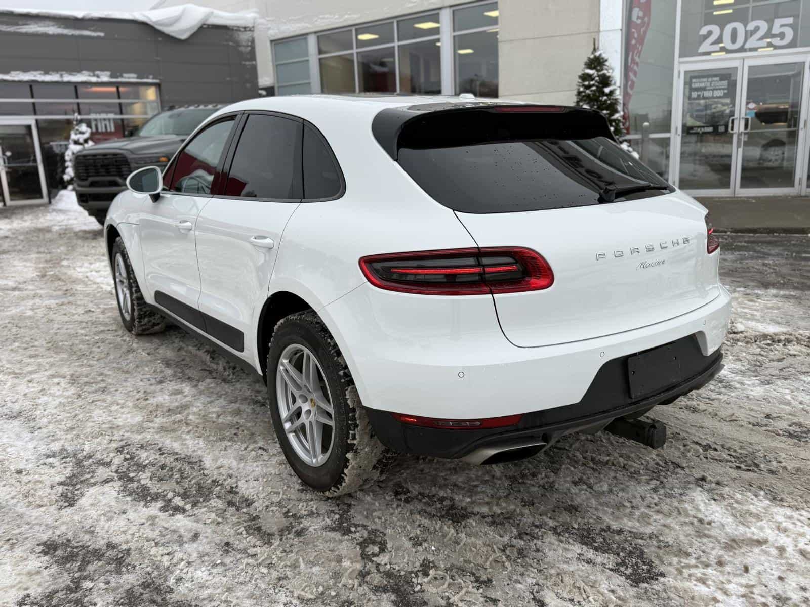 2018 Porsche Macan Base - Image 7