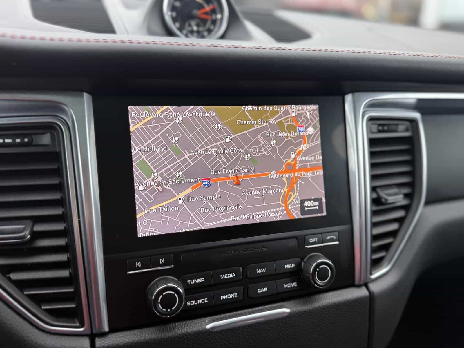 2018 Porsche Macan Base - Image 15