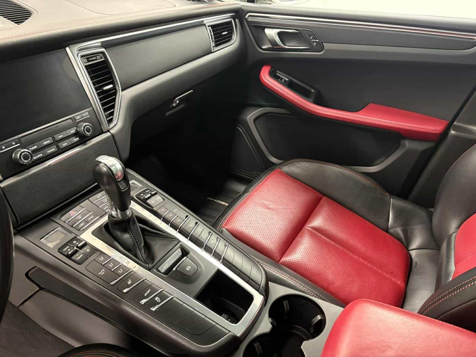 2018 Porsche Macan Base - Image 12