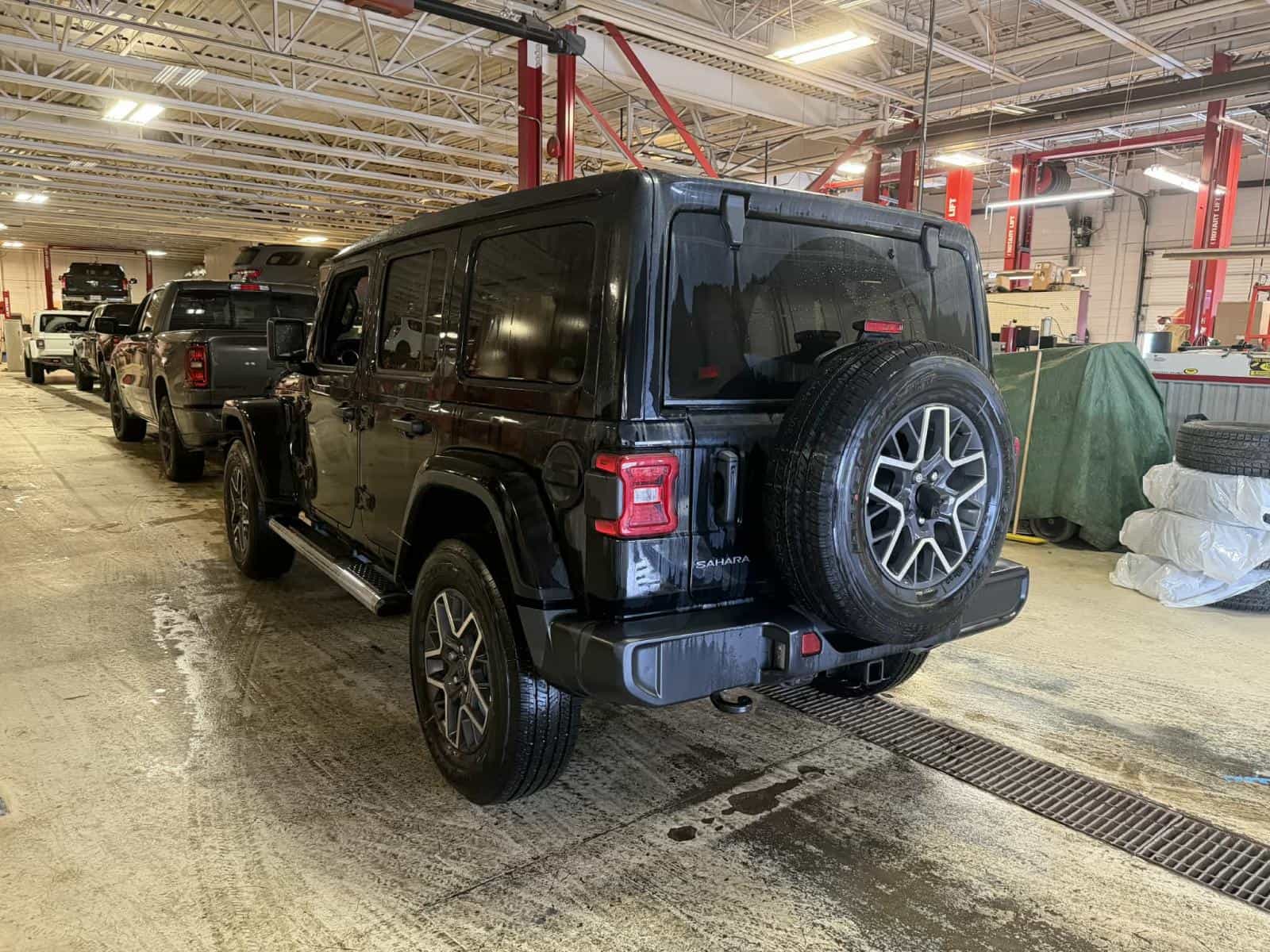 2026 Jeep Wrangler 4 Door Sahara - Image 4